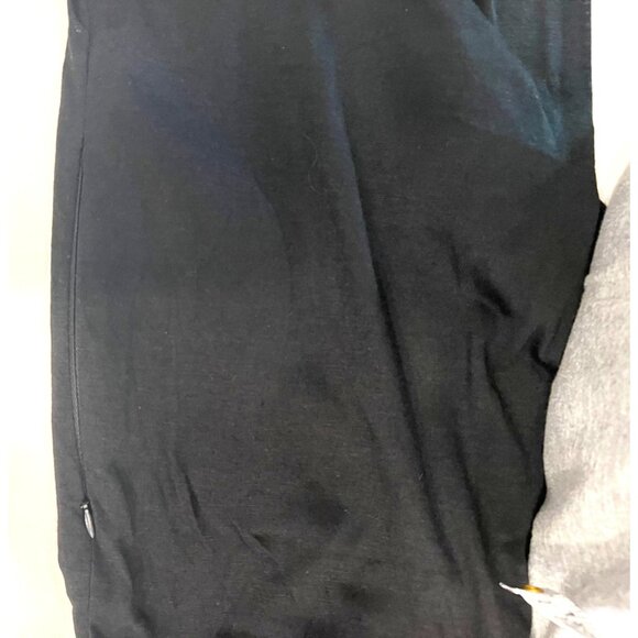 Clever Travel Companion Infinity Travel Scarf Secret Zipper Pocket Black NWT - Picture 8 of 13